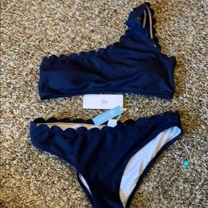 CUPSHE scallop trim navy textured bikini